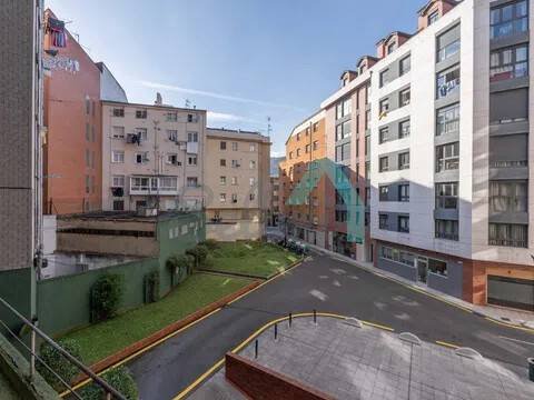 Piso de 62 m² en Oviedo