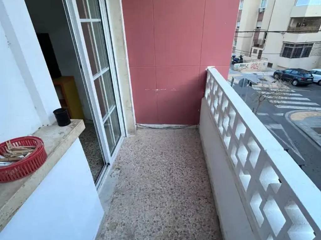 Piso de 90 m² en Almería