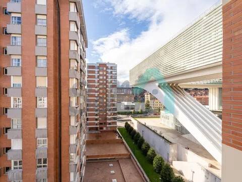 Piso de 85 m² en Oviedo