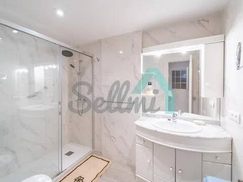 Piso de 107 m² en Oviedo