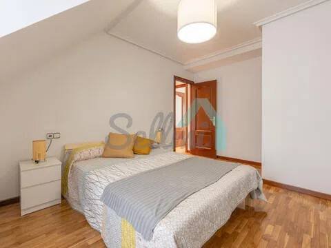 Piso de 80 m² en Oviedo