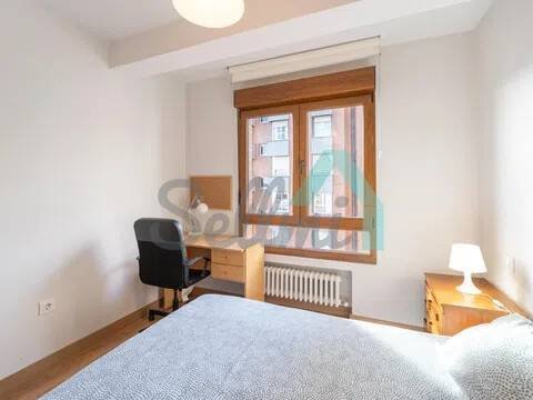 Piso de 85 m² en Oviedo