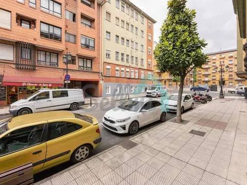 Piso de 113 m² en Oviedo