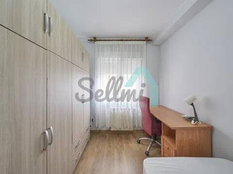 Piso de 80 m² en Oviedo