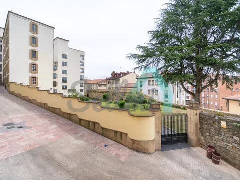 Piso de 46 m² en Oviedo