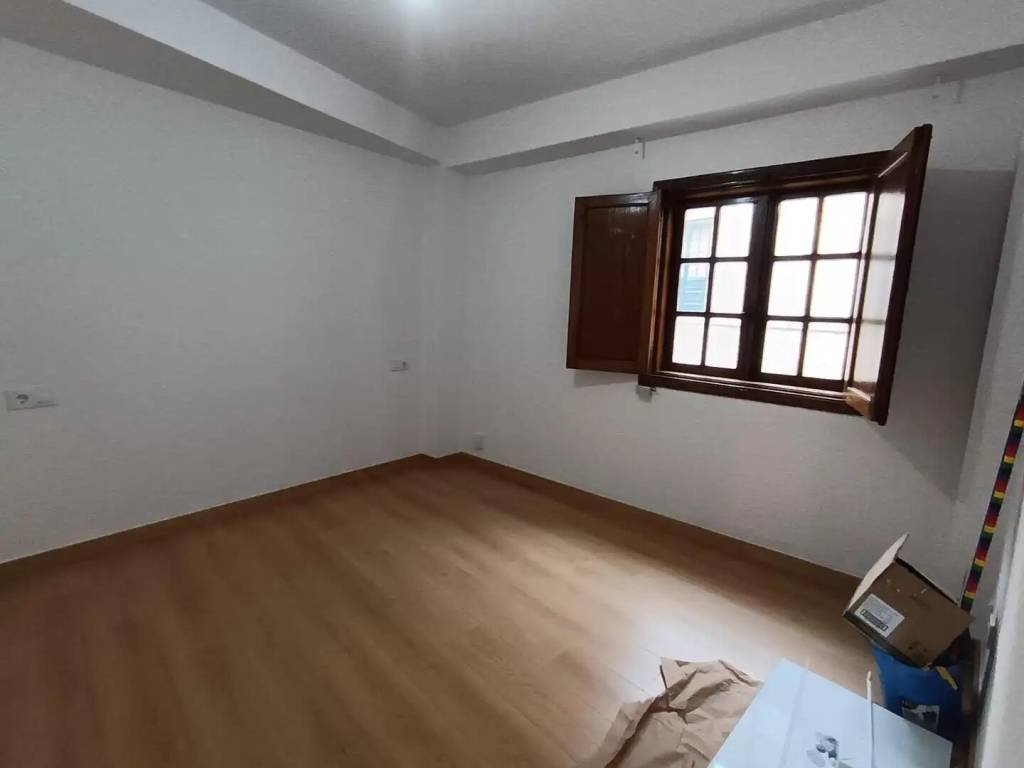 Piso de 85 m² en Ourense