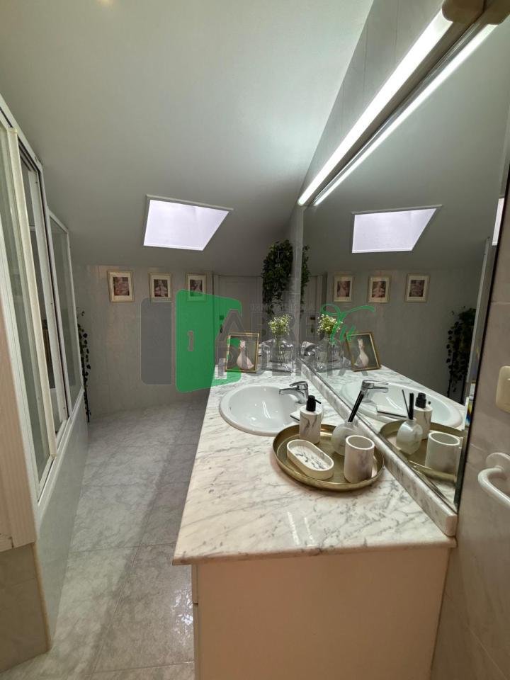 Habitación 150 m², Ourense