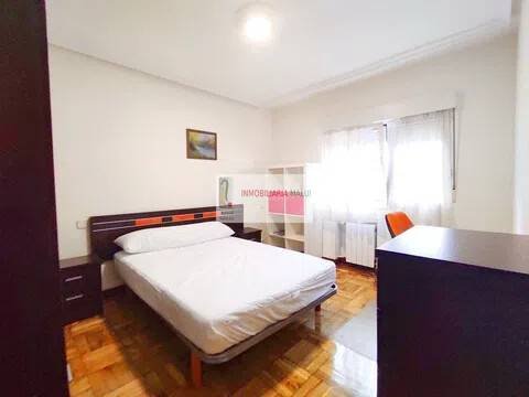 Piso de 95 m² en Oviedo